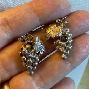 🍇Silversmith Sterling Handcrafted Grape Cluster Earrings